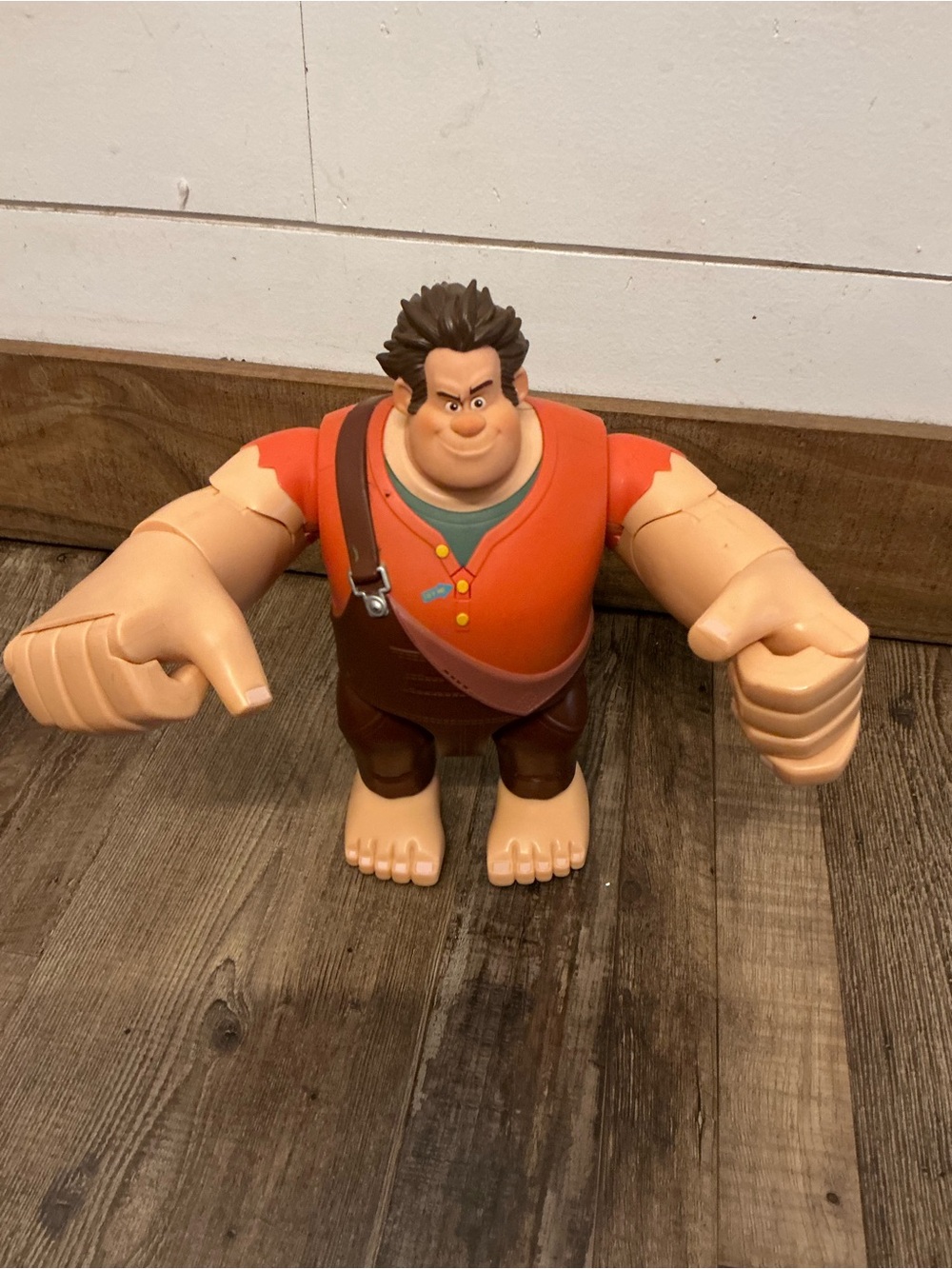 Disney Thinkway Toys Wreck It Ralph Electronic Talking 12" Action Figure Smash